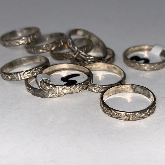 Sterling Silver Floral Design Ring, Size 3 - Picture 5 of 9